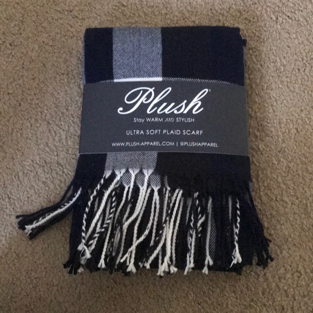 Brand new Plush scarf!